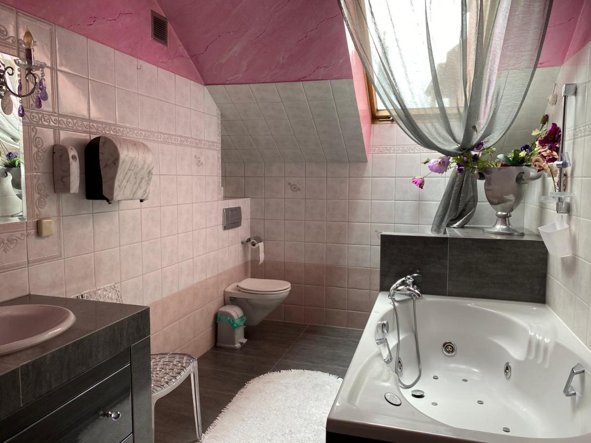 Hostel-Art Kielce Ngoại thất bức ảnh